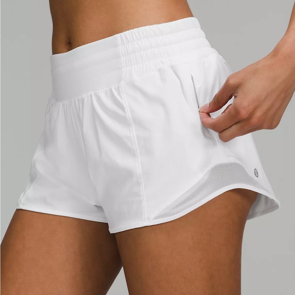 LULULEMON WHITE HOTTY HOT SHORTS- SIZE 6